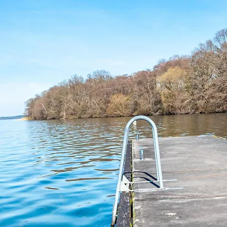 Fh Romantik Mit Bootsliegeplatz Semesterbostad Zislow